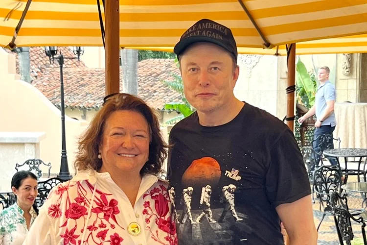 Mulher mais rica da Austrália investe cerca de US$ 1 bilhão na SpaceX
