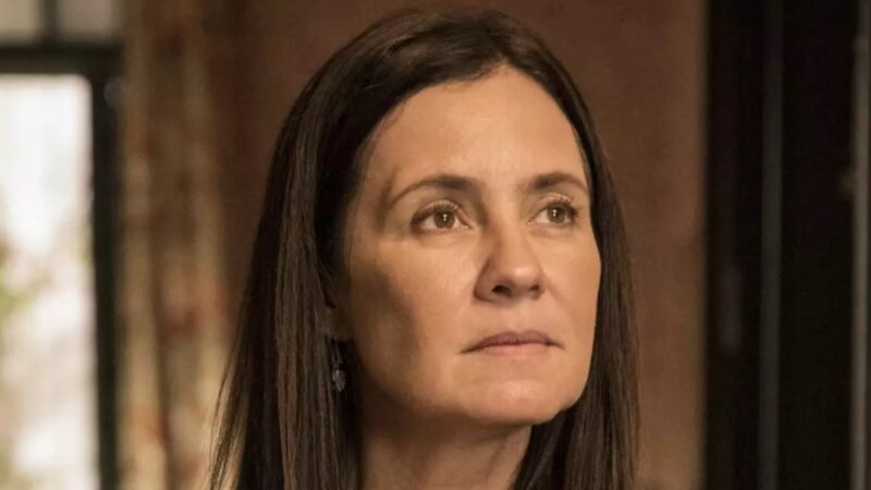 Mulher surpreende com relato sobre ser abordada por Adriana Esteves: ‘Ficou algo muito maior’