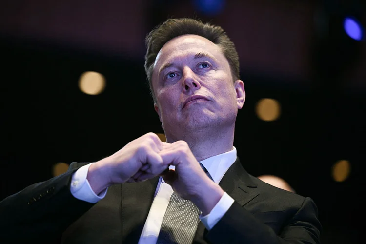 Musk chama presidente da Espanha de ‘tirano’ por plano de restringir redes