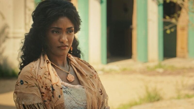 Não gostou? Erika Januza posta fotos de biquíni e reação do namorado chama atenção nas redes