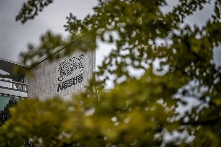 Nestlé supera consenso e negocia venda de divisão de sorvetes