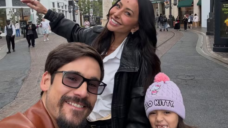 Nicolas Prattes homenageia Sabrina Sato no Dia das Mães: ‘Nosso filho lá em cima tem muito orgulho da mamãe dele’
