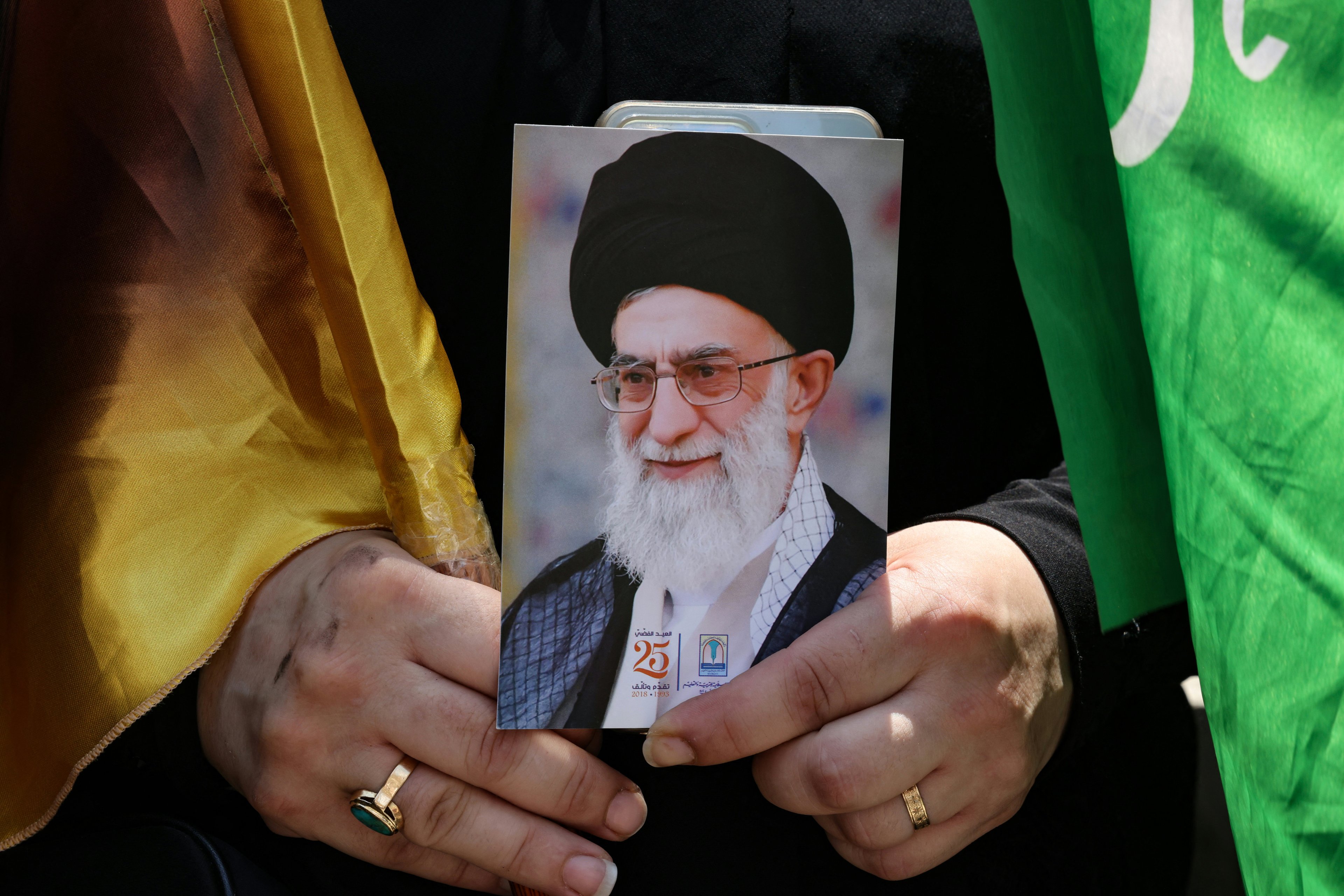 Nome de Khamenei seguirá, diz membro de órgão do Irã