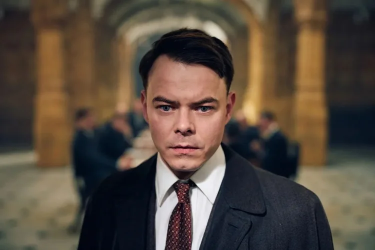 Nova série de 'Peaky Blinders' terá estrela de 'Stranger Things' no elenco