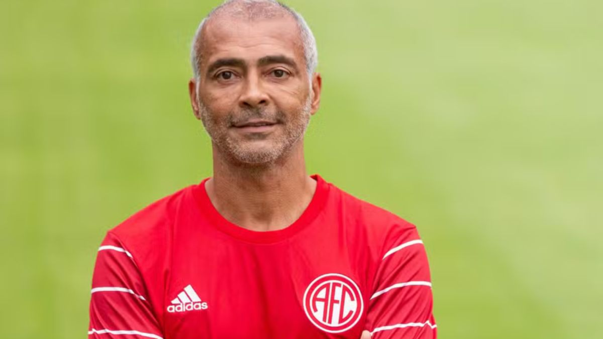 Novinha! Romário surpreende e engata terceiro relacionamento em 4 meses