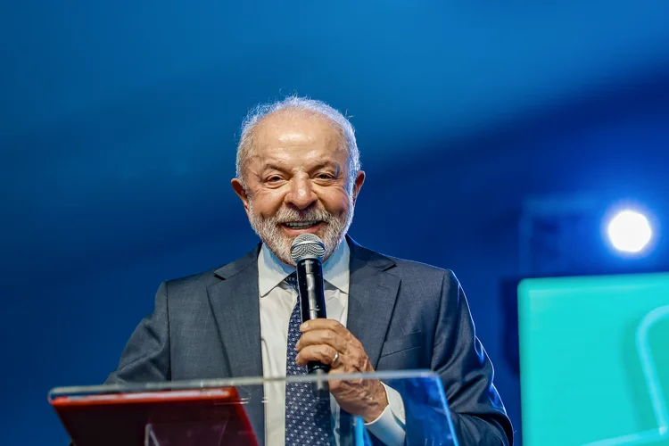 Novo aciona TSE contra Lula por desfile da Acadêmicos de Niterói