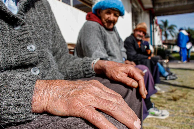 Novo retrato do Brasil: número de jovens cai e população envelhece