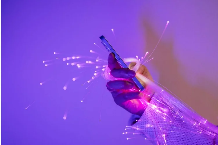 Nubank lança Vantagens Nu com ofertas no app e desconto em parceria com a Shopee