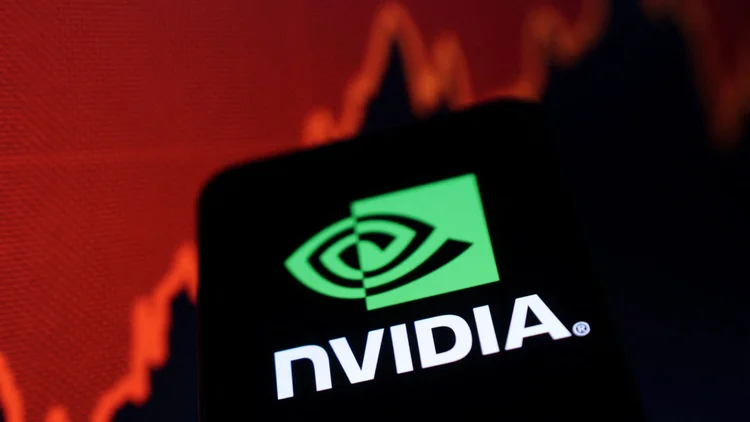 Nvidia fecha parceria com empresa britânica para acelerar fábricas de IA