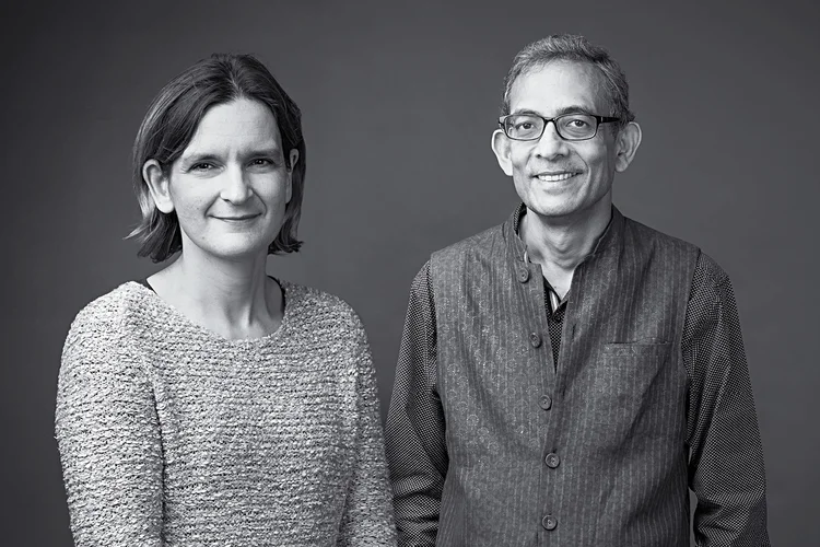 'O Brasil deveria pensar no Bolsa Família 2', dizem vencedores do Nobel de Economia