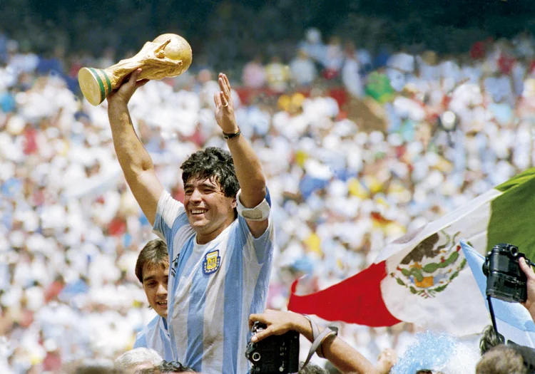O dia em que Maradona decidiu Argentina x Inglaterra com o 'Gol do Século'