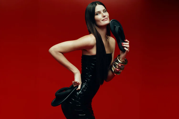 O Diabo Veste Havaianas: os novos modelos de chinelo em collab com o filme