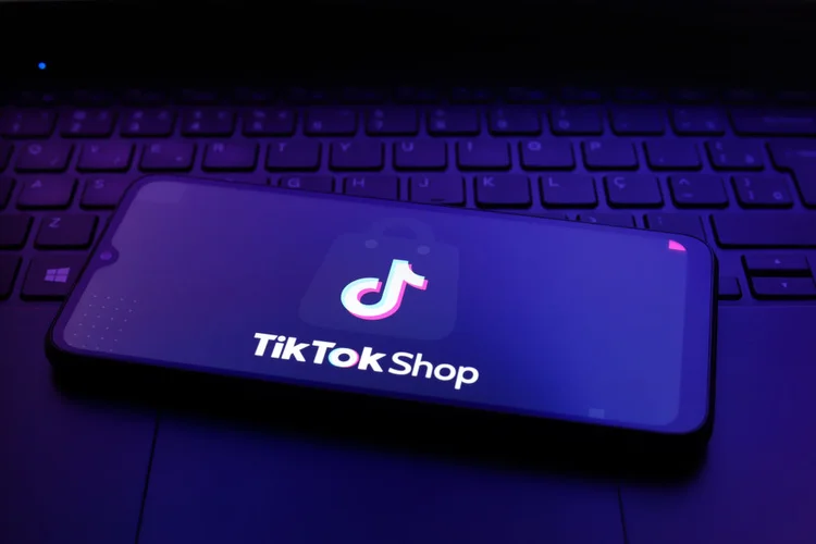 O jovem de 21 anos que abandonou a faculdade para faturar seu primeiro milhão na TikTok Shop