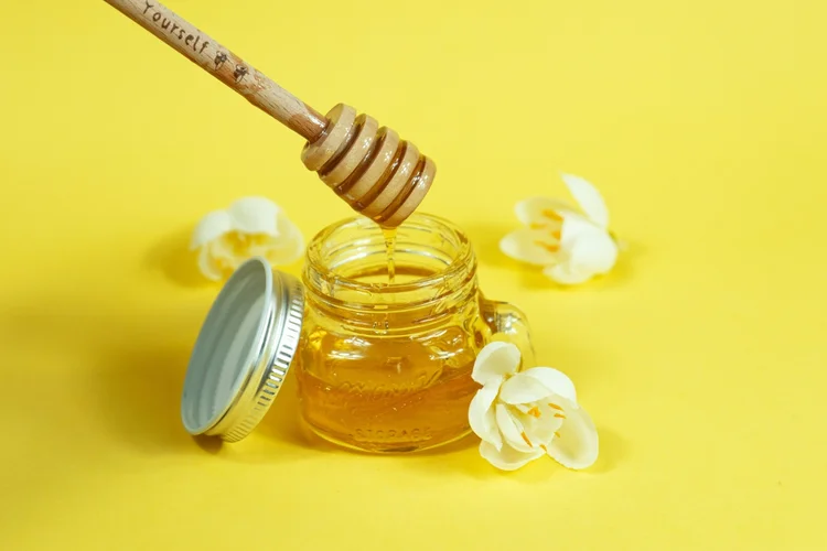 O mel é o novo ingrediente queridinho do skincare