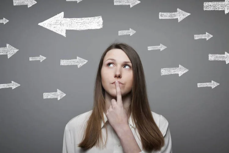 O mito do autoconhecimento: por que pensar demais paralisa sua transição de carreira