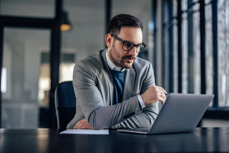 O prompt que faz o ChatGPT escrever e-mails melhores que os seus