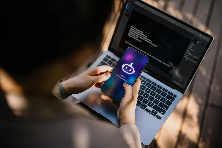 O truque de duas linhas que faz o ChatGPT dar respostas mais profundas