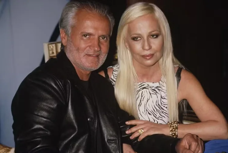 Obra de Gianni Versace vira tema de exposição em Paris