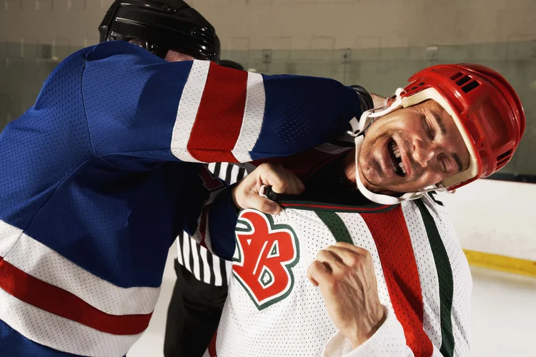 Olimpíadas de Inverno: Por que ter dentes quebrados é uma 'honra' no hóquei?