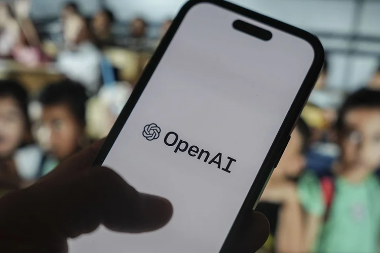 OpenAI diz a investidores que superou Anthropic em poder computacional