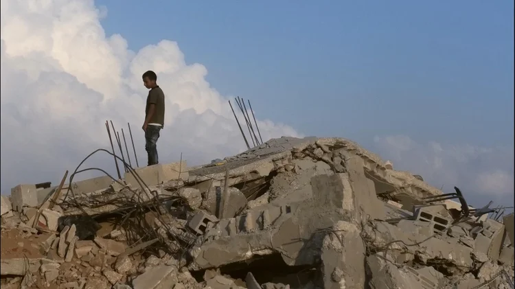 Os 6 melhores filmes e séries para maratonar no fim de semana