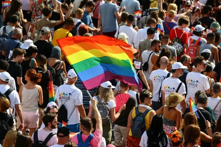 Os R$ 17,9 bilhões das Rainbow Homes: o que consome a população LGBT no Brasil