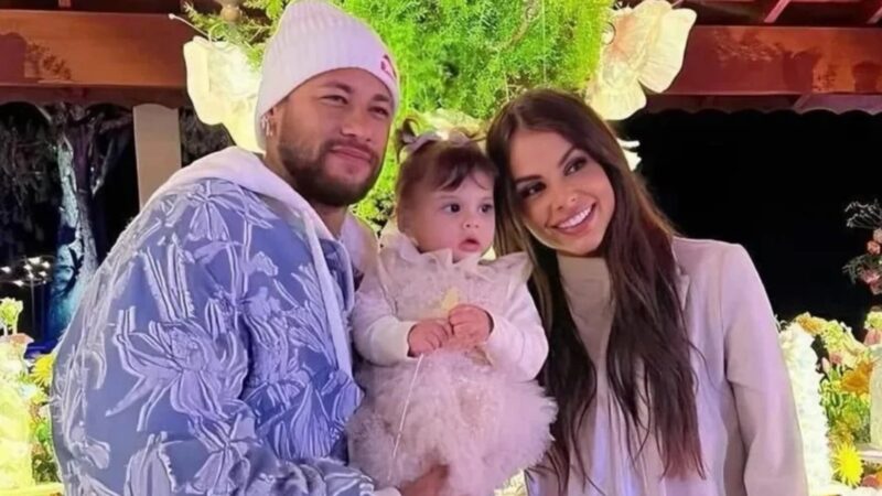 Papai presente! Neymar aproveita momentos de diversão com a filha Helena