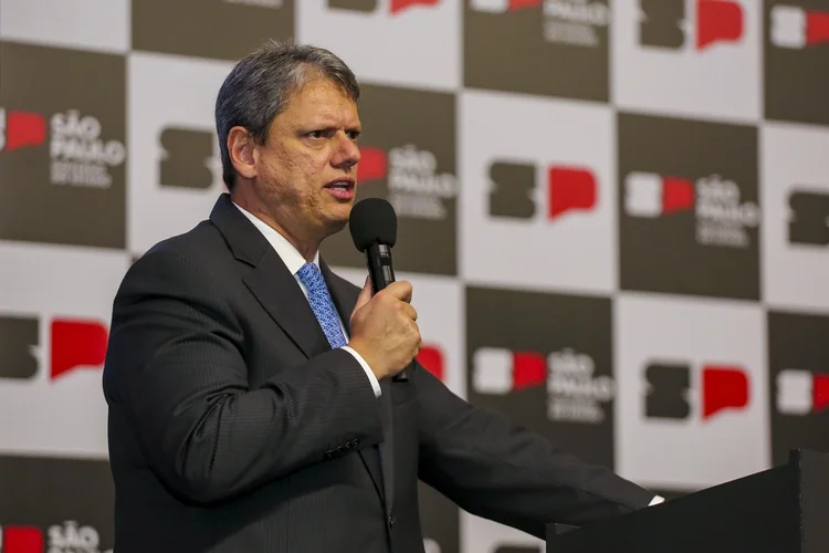 Paraná Pesquisas: aprovação de Tarcísio cai ao menor nível desde 2025, mas segue acima de 63%