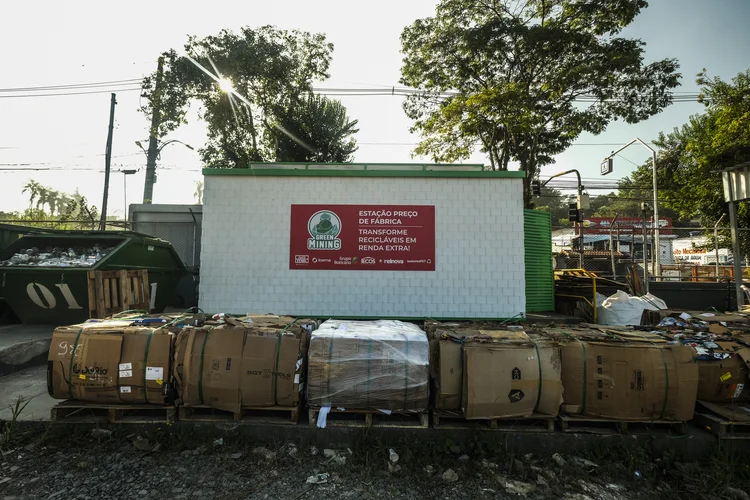 Parceria entre gigantes globais lança estação itinerante de compra de recicláveis em SP