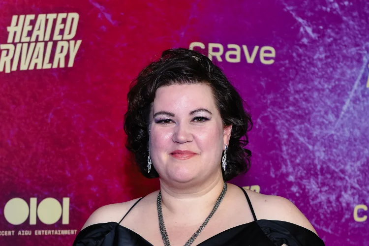 Parkinson: entenda a doença que afeta escritora de 'Heated Rivalry'