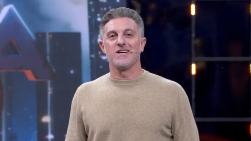 Passou vergonha? Luciano Huck recebe resposta afiada de famosa no ‘Domingão’