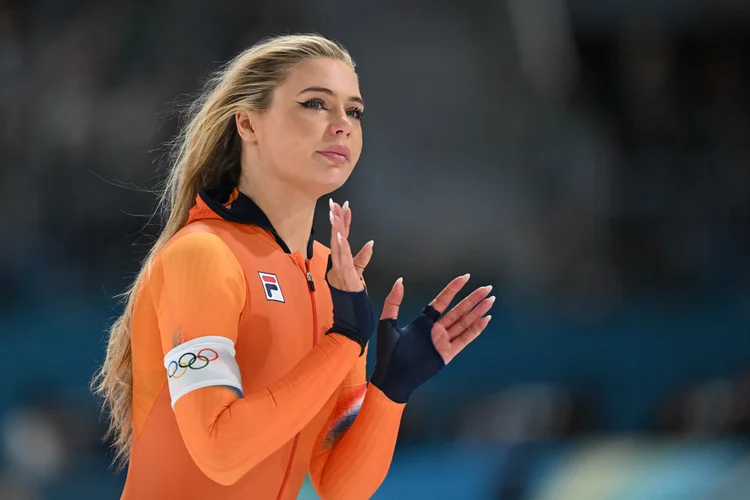 Patinadora pode ganhar R$ 5 milhões da Nike após gesto inusitado ao vencer