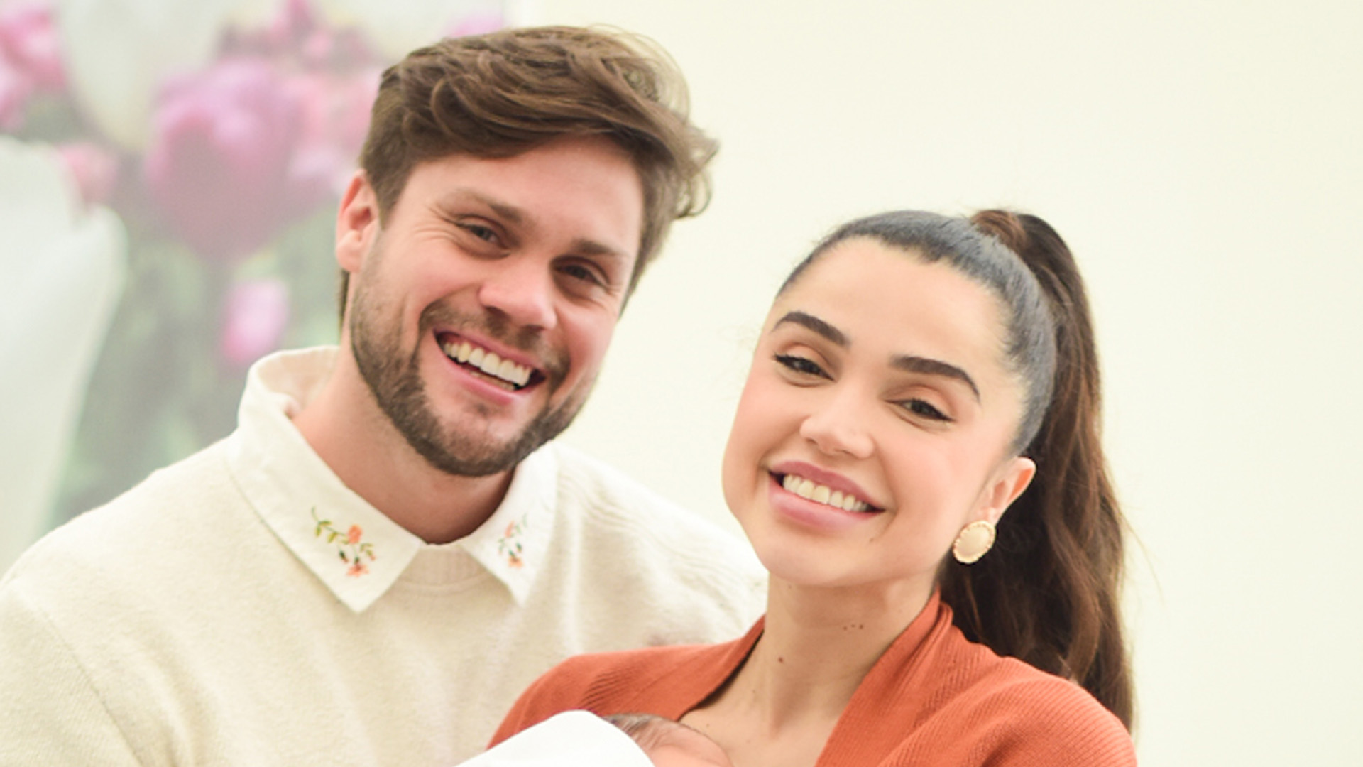 Paula Amorim e Breno Simões revelam nova gestação: família vai crescer