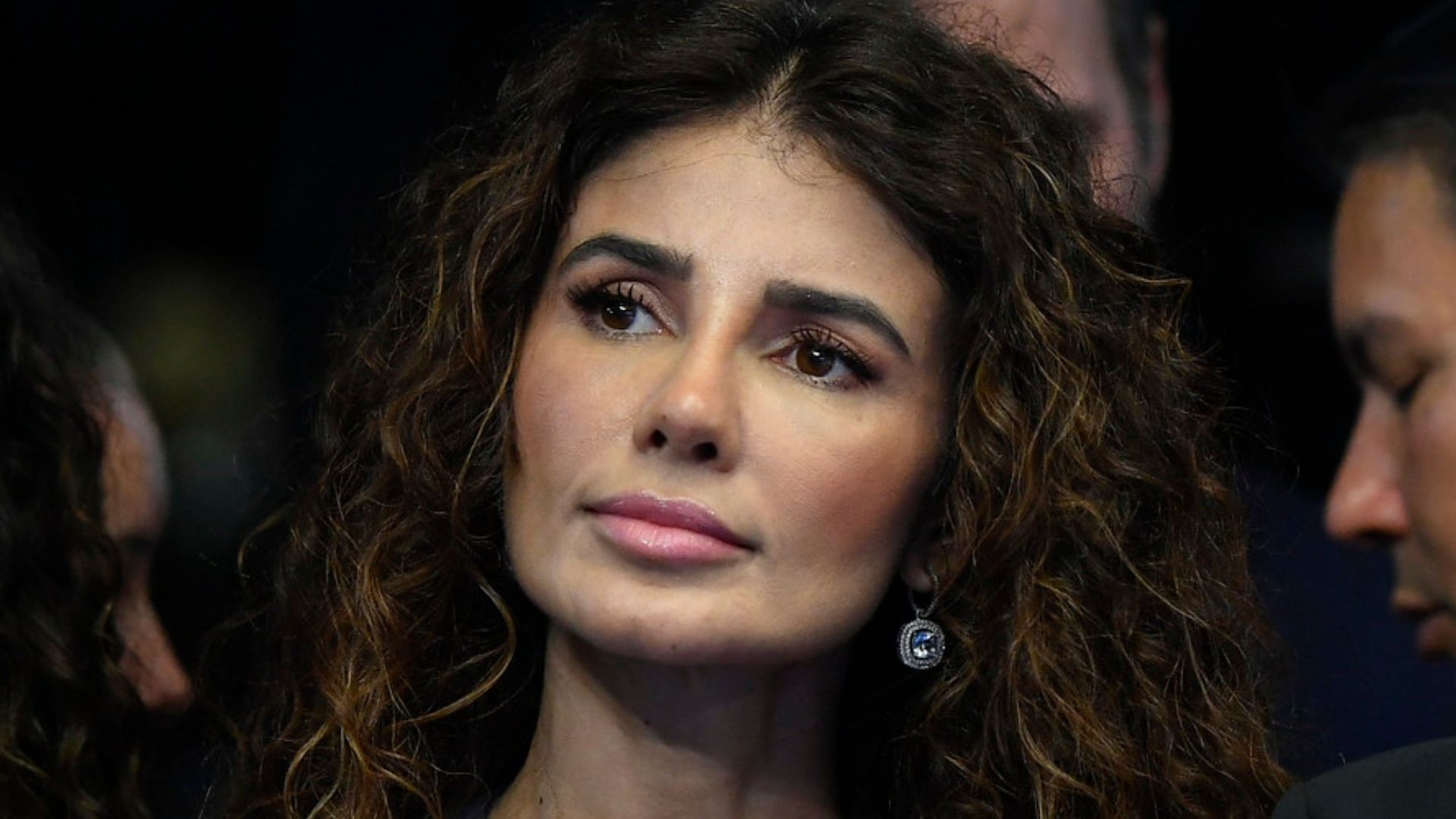 Paula Fernandes tira quase tudo na praia e causa alvoroço: ‘Que isso…’