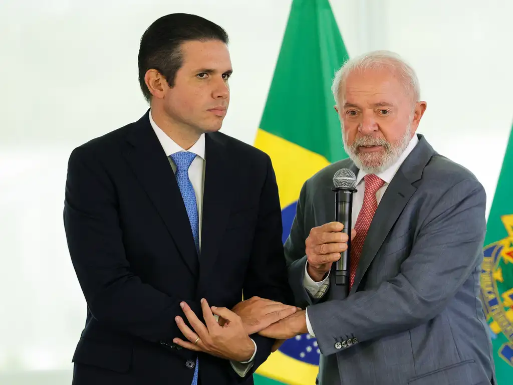 PEC da escala 6x1 entra na reta final com reunião entre Lula e Motta