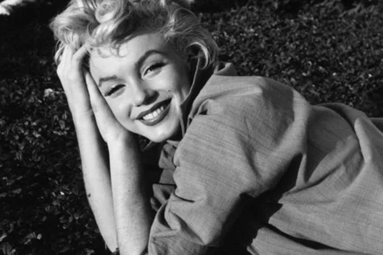 Pertences e poesia de Marilyn Monroe vão a leilão; atriz completaria 100 anos em junho