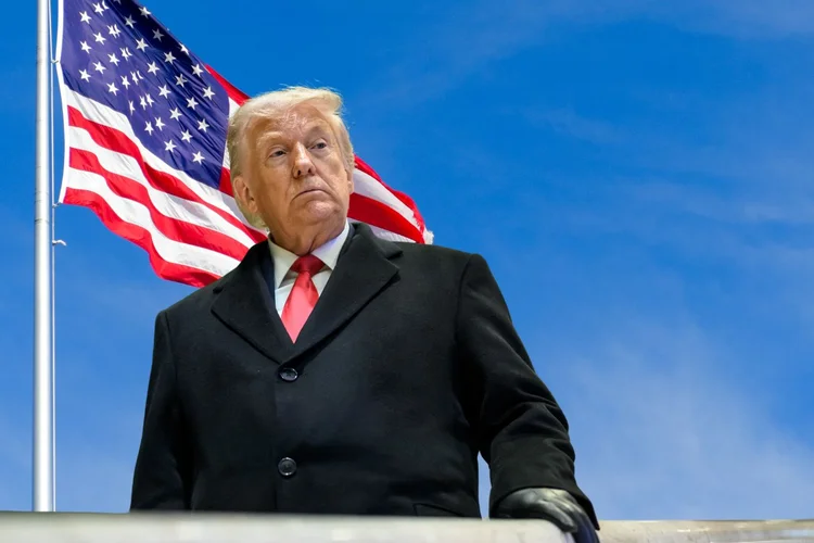 Petróleo cai 3% após Trump prever fim da guerra no Irã em semanas