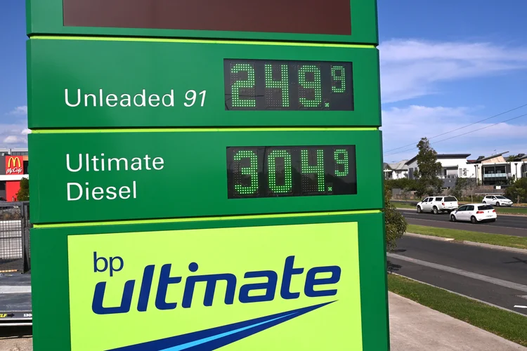 Petróleo vai demorar a baixar mesmo se Guerra do Irã acabar, diz analista