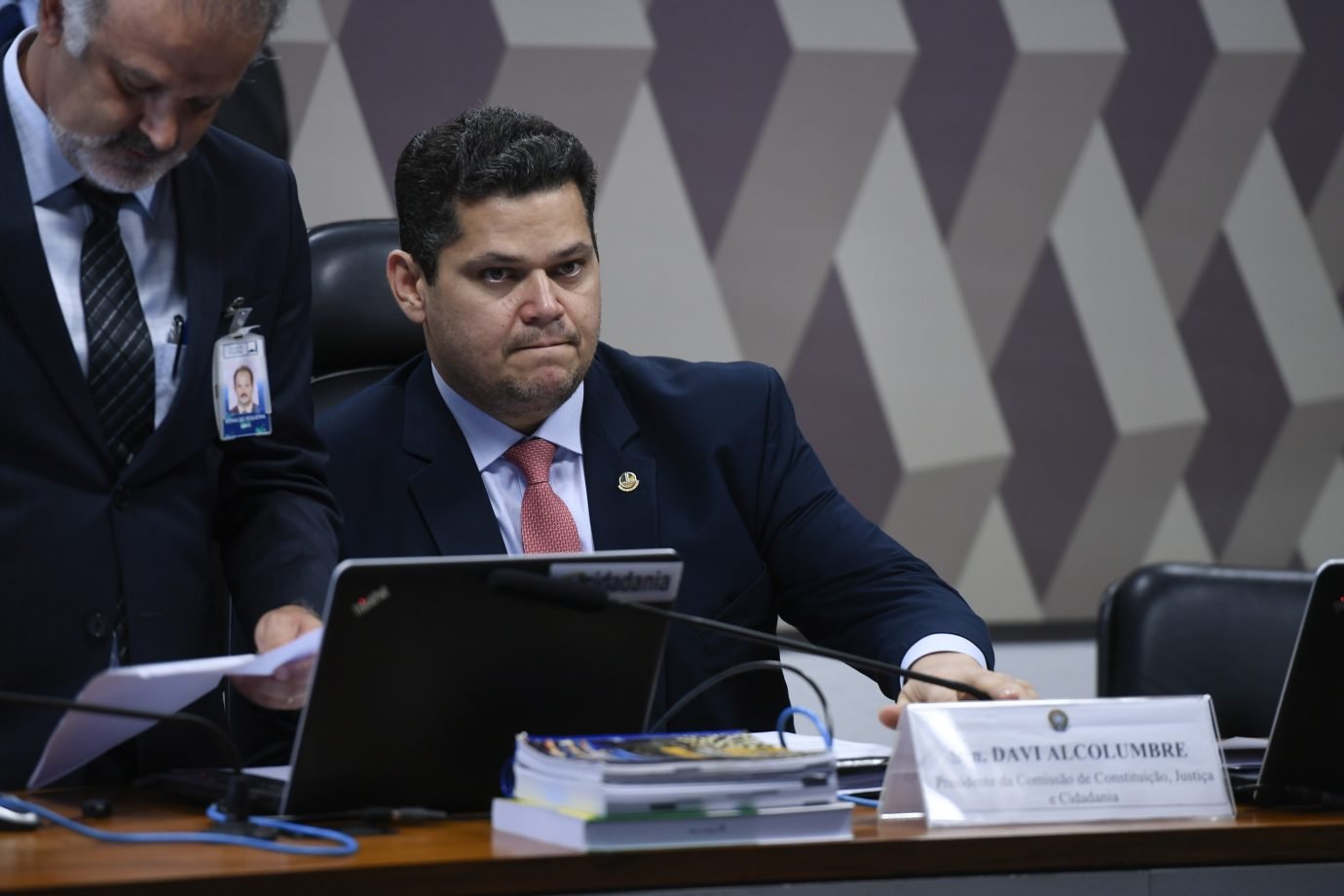 PF indicia suplente de Alcolumbre em investigação sobre fraudes no DNIT no Amapá