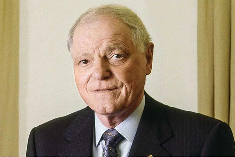 Philippe Stern, presidente honorário da Patek Philippe, morre aos 87 anos