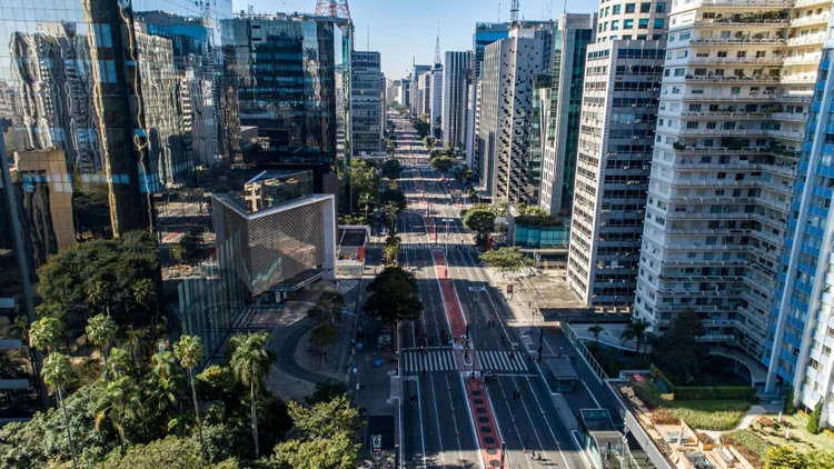 PIB paulista avança 3,2% em março puxado pela indústria