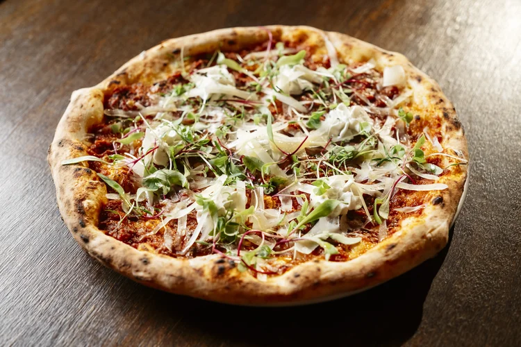 Pizzaria em São Paulo é eleita por guia italiano a melhor da América Latina