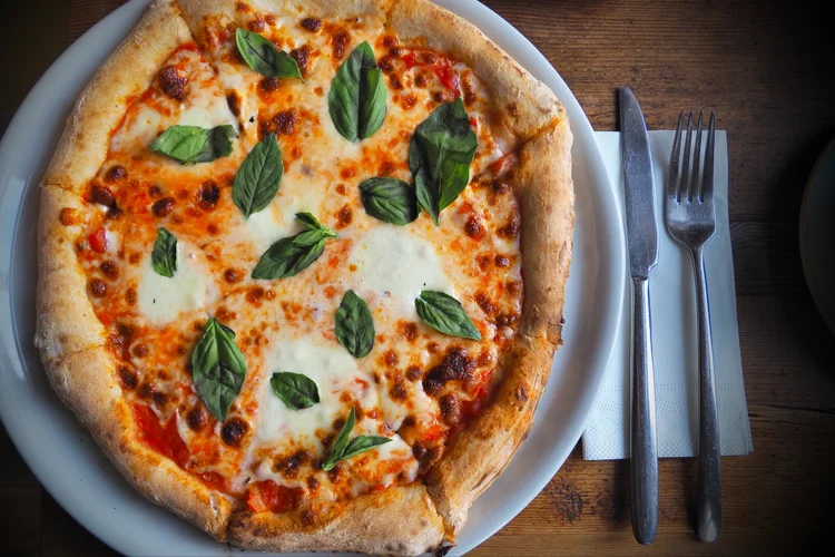 ‘Pizzas mais caras do mundo’ valem hoje R$ 3,8 bilhões; descubra o porquê