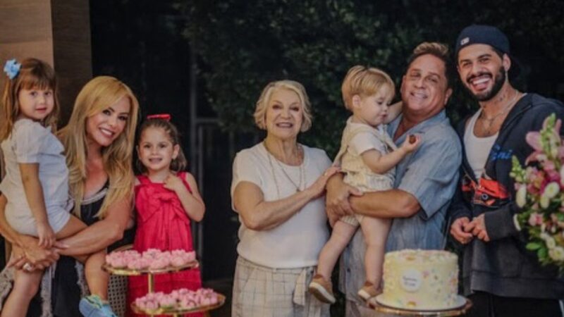 Poliana Rocha celebra 85 anos da mãe com festa intimista e presença de Leonardo, Zé Felipe e bisnetos