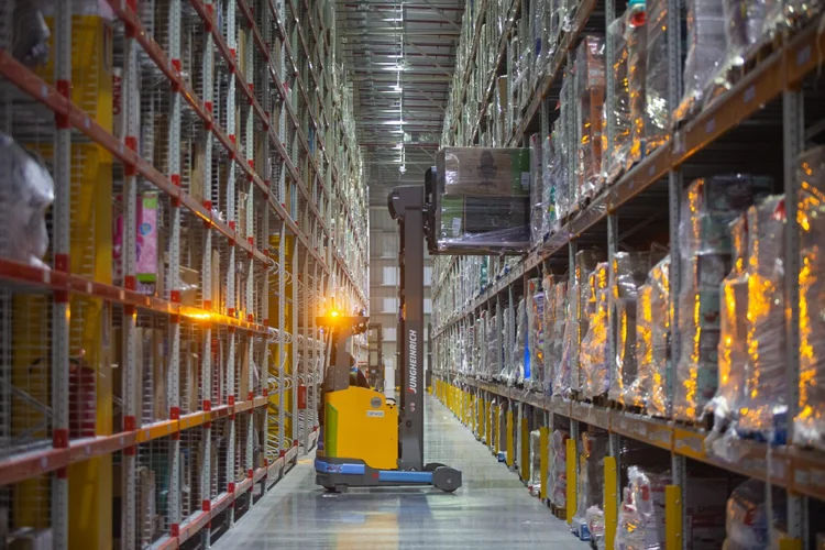 Por que a inteligência artificial fez a Amazon 'perder' US$ 450 bilhões