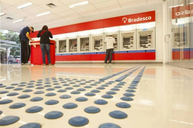 Por que ação do Bradesco cai mais de 3% mesmo com lucro acima do esperado?