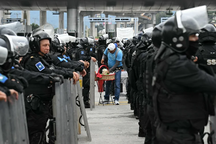 Por que México enfrenta onda de protestos antes da Copa?