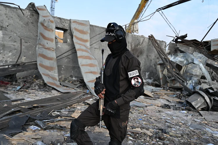 Por que Paquistão e Afeganistão estão à beira da guerra?