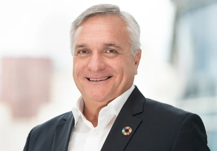 Por que um executivo experiente decidiu priorizar pessoas? ‘Estou devolvendo o privilégio que tive’