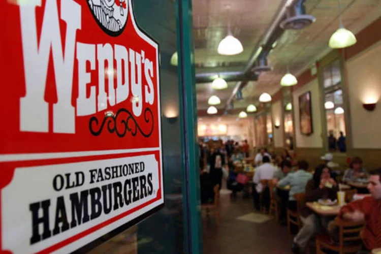 Por que um post no Reddit fez a ação da Wendy's subir mais de 40%